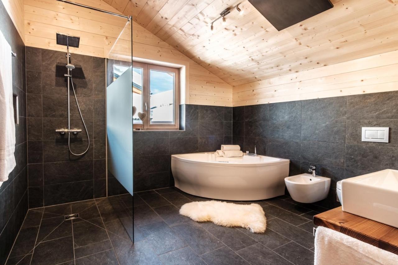 Heidi Chalets Falkert Heidialm - Chalets Bergwinter Patergassen المظهر الخارجي الصورة